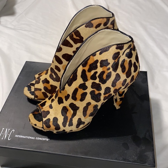 Leopard Print Heels - Picture 6 of 6